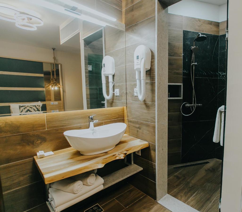 Lostrita - Pastravarie, Hotel & Spa Baia Mare Ngoại thất bức ảnh